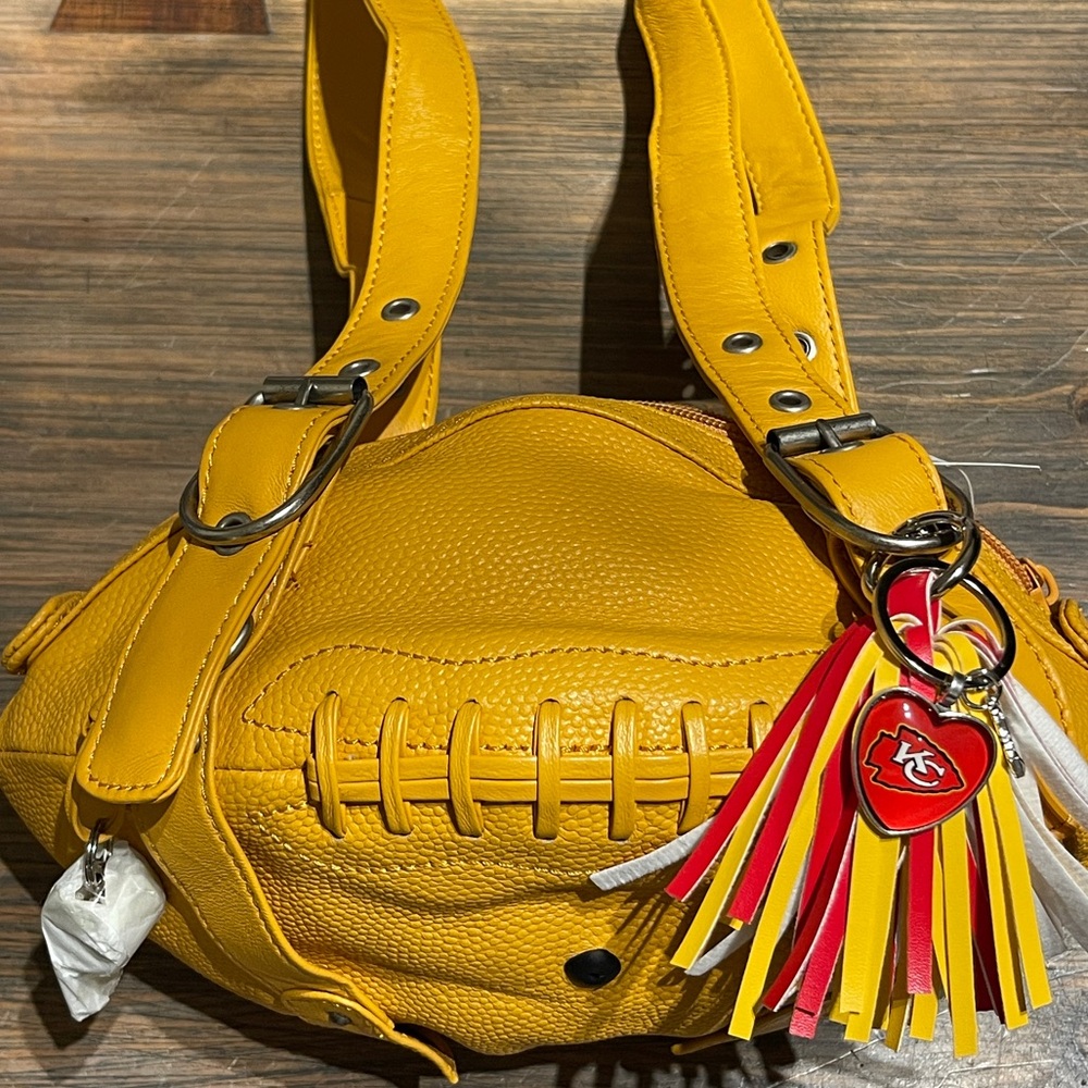 Yellow Kansas City footballers